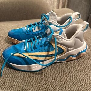 NEW Mens, size 12 Giannis Immortality 3 basketball shoes.